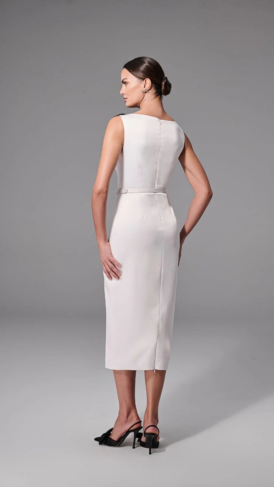 VESTIDO TUBO BICOLOR FLOR OMBRO+CINTO