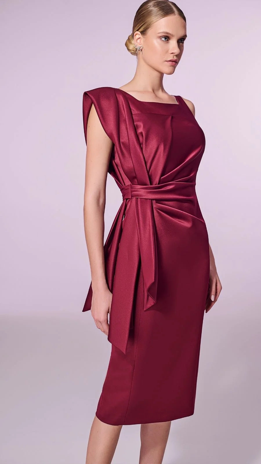 VESTIDO TUBO SEM MANGA PREGAS FRENTE