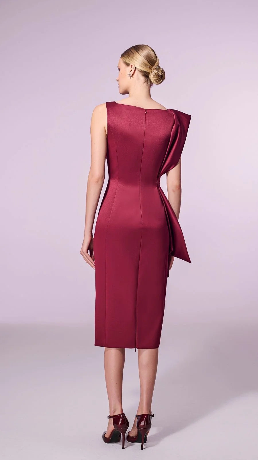 VESTIDO TUBO SEM MANGA PREGAS FRENTE