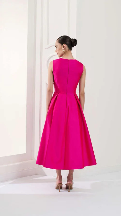 VESTIDO MIDI DECOTE CARECA PREGAS SAIA